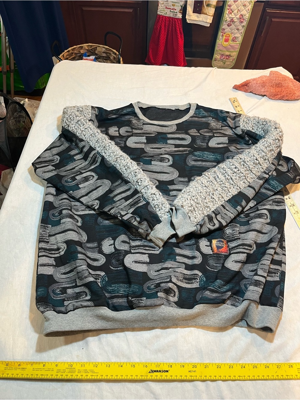 Men's Grey Patterned Crewneck Sweater size large or x large see below